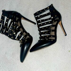 NWT mix.  NO 6 stilettos black